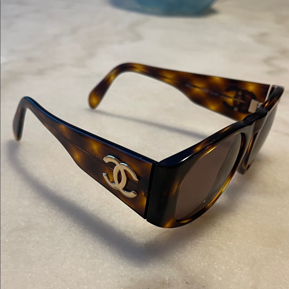 🔥Sale CHANEL Brown Tortoise Sunglasses